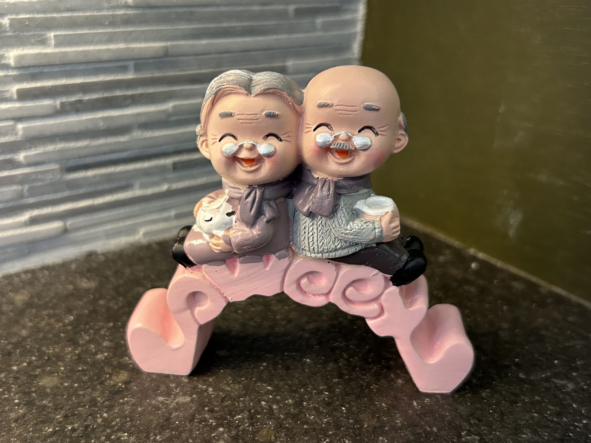 “Sweet” Resin Old Couple Cake Topper Doll Decoration Kawaii Decoration for Car Home Bedroom