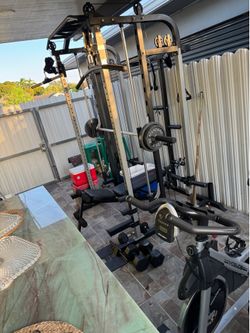 GYM SQUAT RACK & BENCH & PULL UP BAR