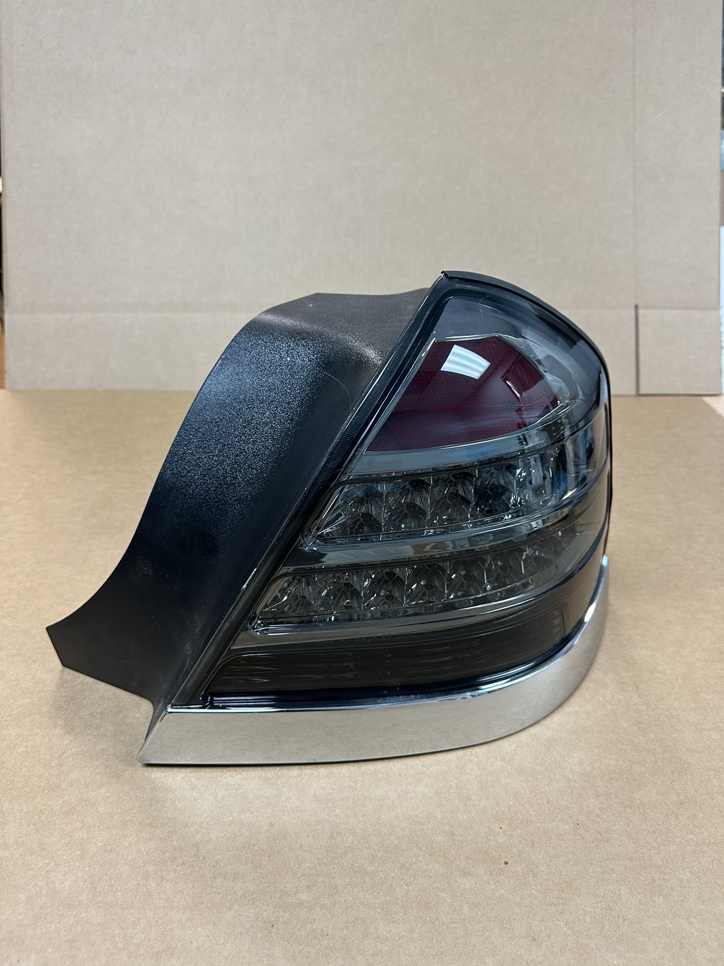 Ford Crown Victoria 98-2011 Euro LED Style rear brake tail light lamp