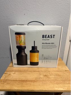 Beast Mini Blender Plus, Countertop Blender, Carbon Black, 600W Blend Smoothies, Shakes, Dressings, Sauces & Dips, Extra Vessels, Straw Cap & Straws