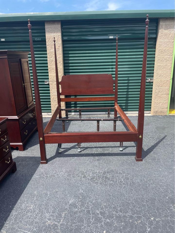3 PIECE BEDROOM SET—9 DRAWER DRESSER WT MIRROR—ARMOIIRE (REAL MAHOGANY)