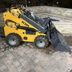 BRAND NEW 2023 SKID STEER 