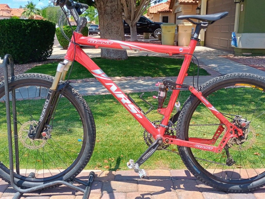 Giant NRS 2 Mountain Bike