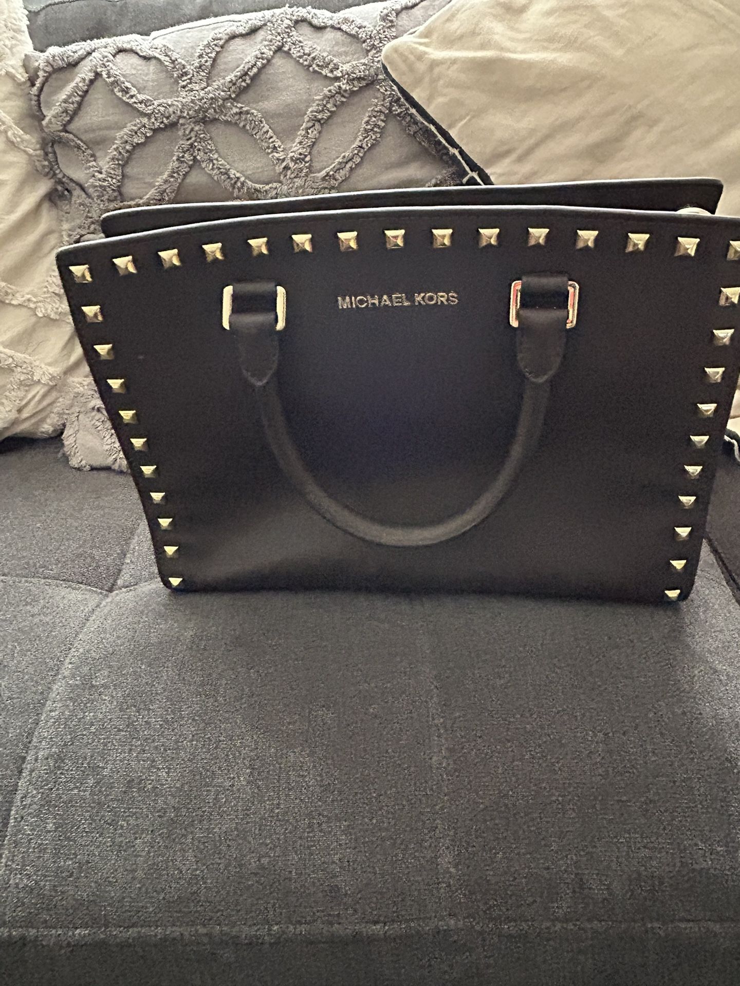 Michael Kors purse n over shoulder bag for Sale in Bakersfield, CA - OfferUp