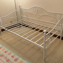 Twin Daybed