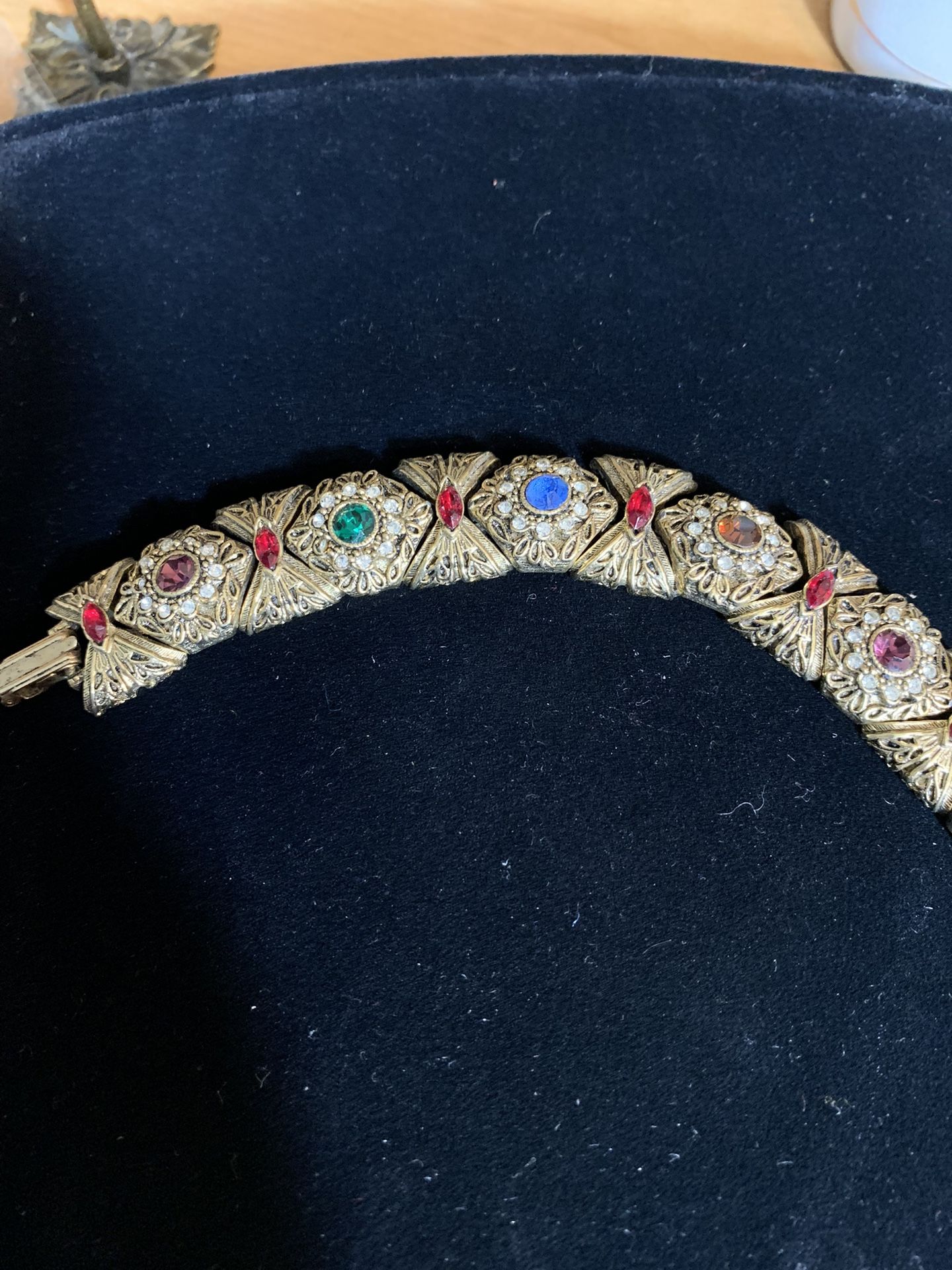 Vintage Beautiful Bracelet With Rhinestone