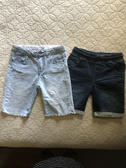 Boys shorts sz S