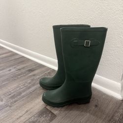 👢Size 7 -Time and Tru /Tall  Waterproof Rain Boots in Green Ash, With Side Buckle 