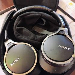 Sony Corded Noise Cancelling Headphones 