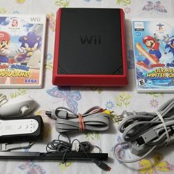 Mini Nintendo Wii Console With Games And Controller