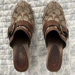 Coach Brown clogs Size 8 1/2