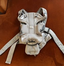 BabyBjörn Carrier Free – 3D Mesh (Gray Beige)