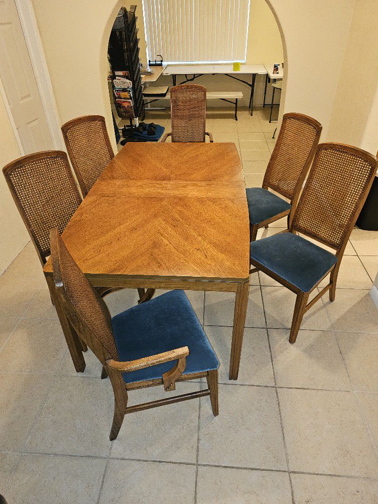 $200 OBO 6 Chair Dining Set