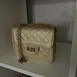 QUILTED DIAMOND LEATHER CROSS BODY BAG