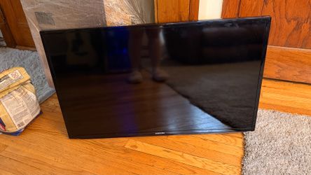 Samsung 40” Full HD LED TV – Works Perfect