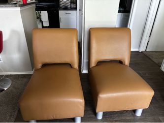 Accent chairs