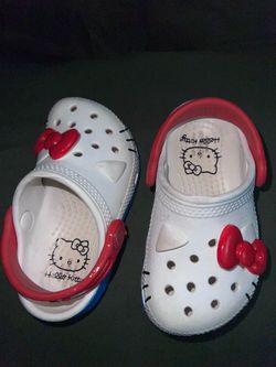 Girls Hello Kitty Crocs