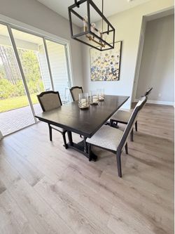 Ashley furniture dining room, table, leaf, and four chairs