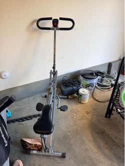 Free squat machine