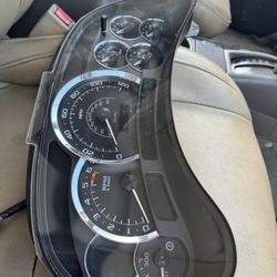 Escalade Cluster 03 - 05