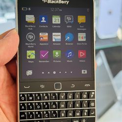 Nice BlackBerry Q20 Classic – Unlocked – Clean