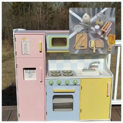 
Kidcraft Large Kitchen Play Set - Fully Assembled w Accessories