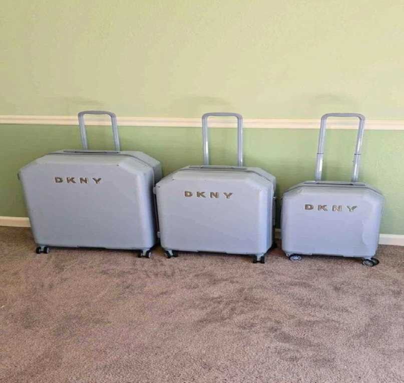 interview it Pack Effortlessly with Expandable Three-Piece Luggage Sets!