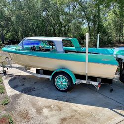 17’ Fiberglass Boat With Removable Hard Top
