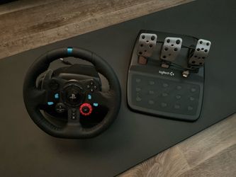 Logitech G29 Racing Wheel and Pedals(with original box)