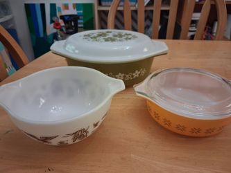 Vintage Pyrex Set