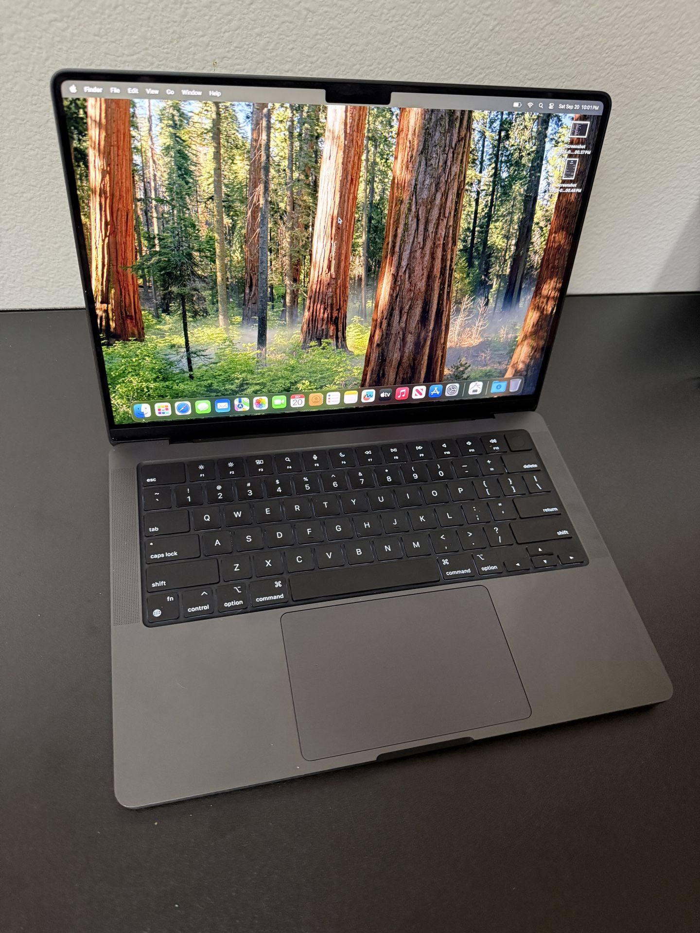 MacBook Pro 14” M4 16GB 512GB like new with AppleCare+ (full coverage) and Software