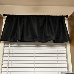 Curtain And Curtain Rod 