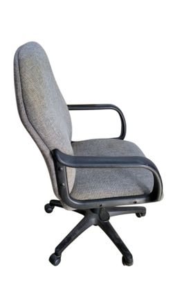 Grey Fabric Office Chair Rolling Swivel Desk Chair In Excellent Conditions