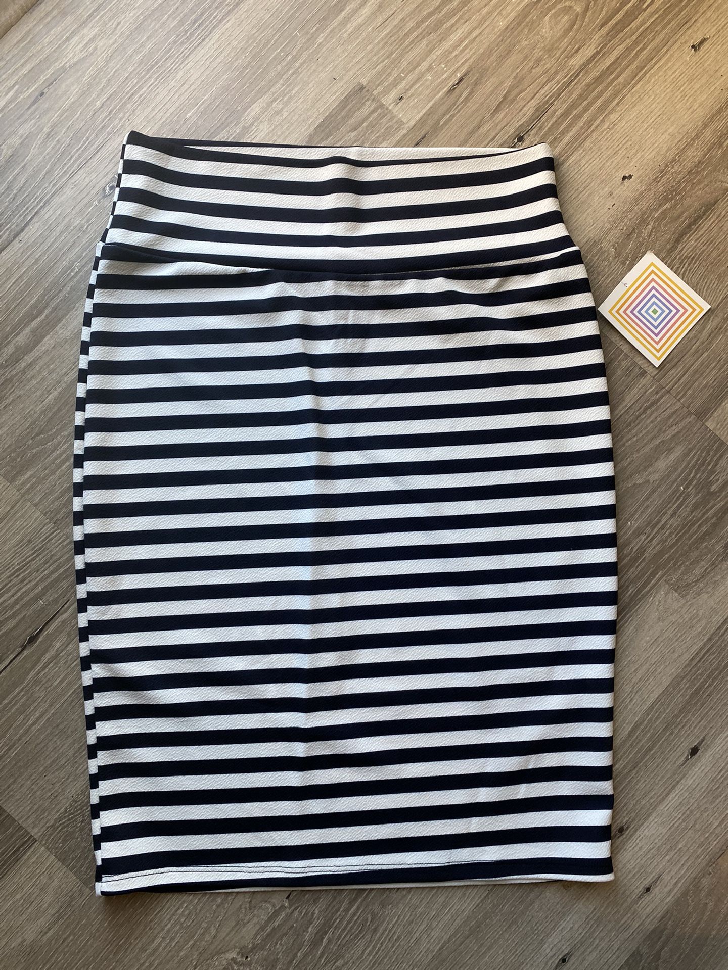 Lularoe Cassie Pencil Skirt! (Size L)