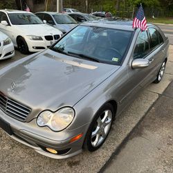 2007 MERCEDES-BENZ C-CLASS C 230 SPORT
/// 144k miles 

CLEAN CARFAX!
CLEAN TITLE!

Va safety inspection 03/25

2.5L V6 engine and automatic transmiss