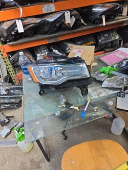 Jeep Grand Cherokee Headlight  2014 2017