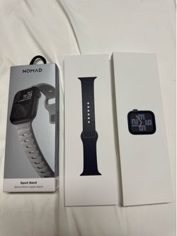 Apple Watch SE (2nd Gen) (GPS, 40mm) - Midnight Aluminum Case with Midnight Sport Band, S/M