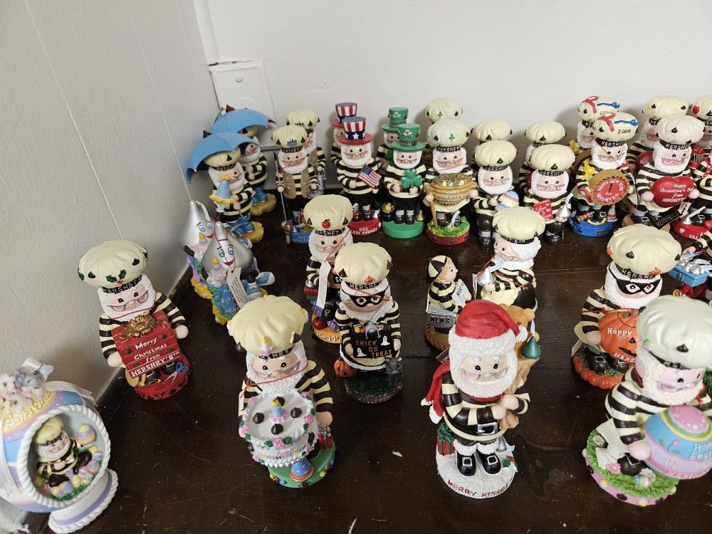 Hershey Figurines Set