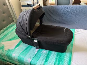 Nuna Bassinet