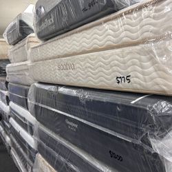 Saatva Classic Queen Mattresses