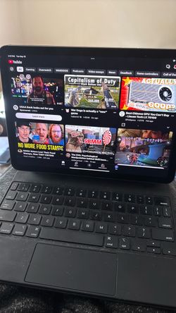 iPad Air M2 With Magic Keyboard