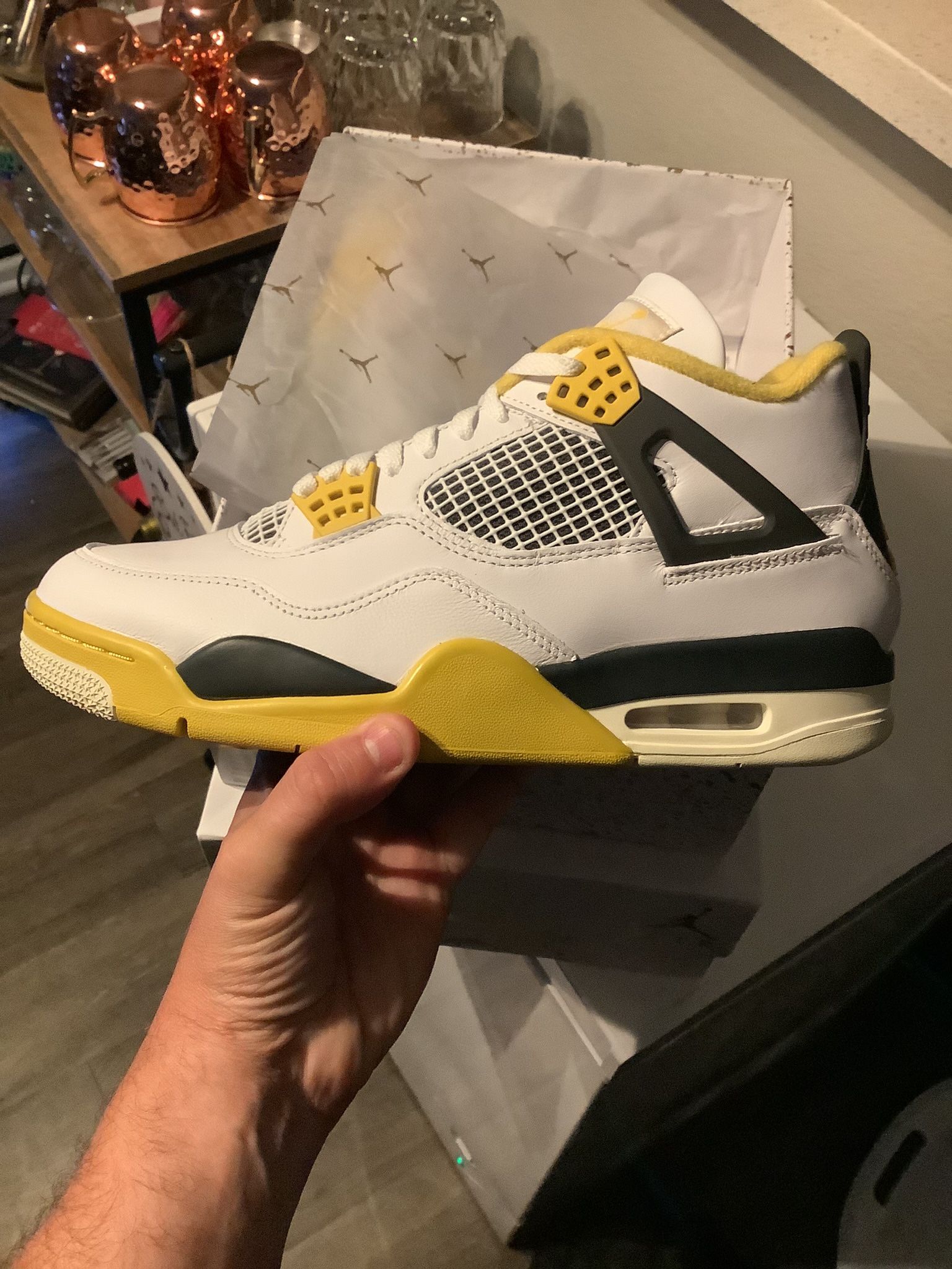 Jordan 4 Vivid Sulfur