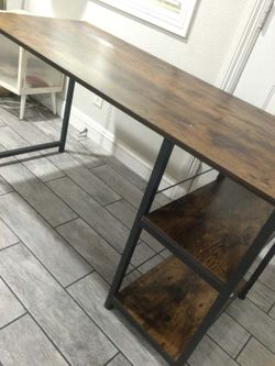 Desk -long 55" x  24" wide.GOOD CONDITION 👍