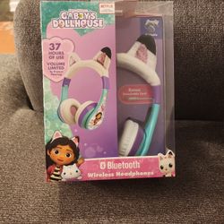 DreamWorks Gabby's Dollhouse Bluetooth Headphones