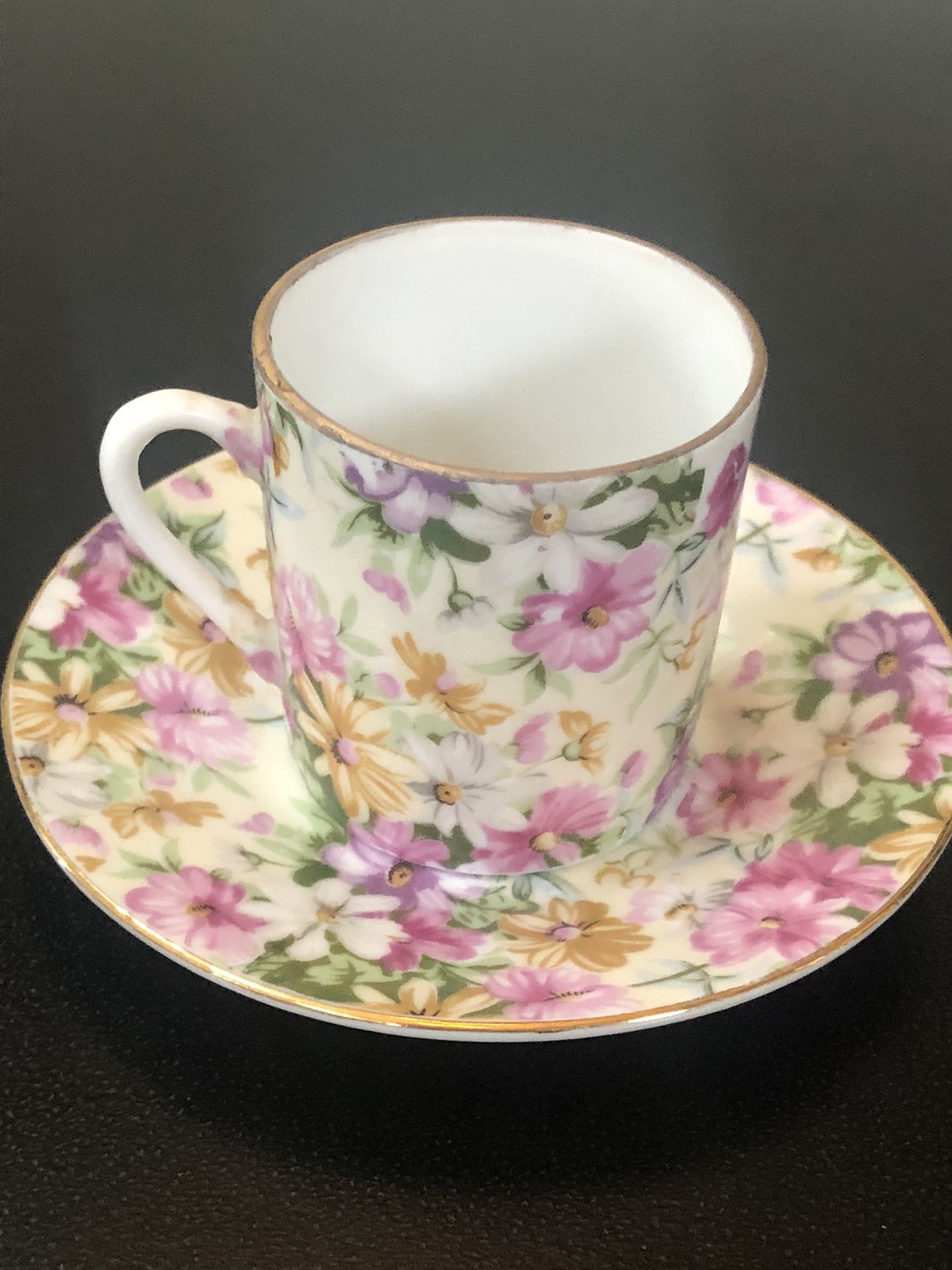 Tiny teacup set