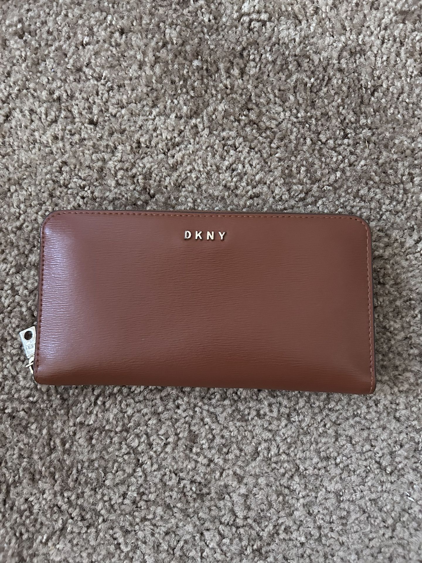 DKNY Wallet👝✨
