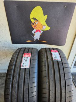245/45/19 Michelin Tires (2)