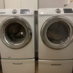 Samsung Washer and Dryer Set with Pedestals