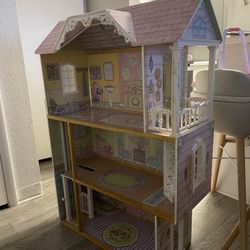 Doll House 