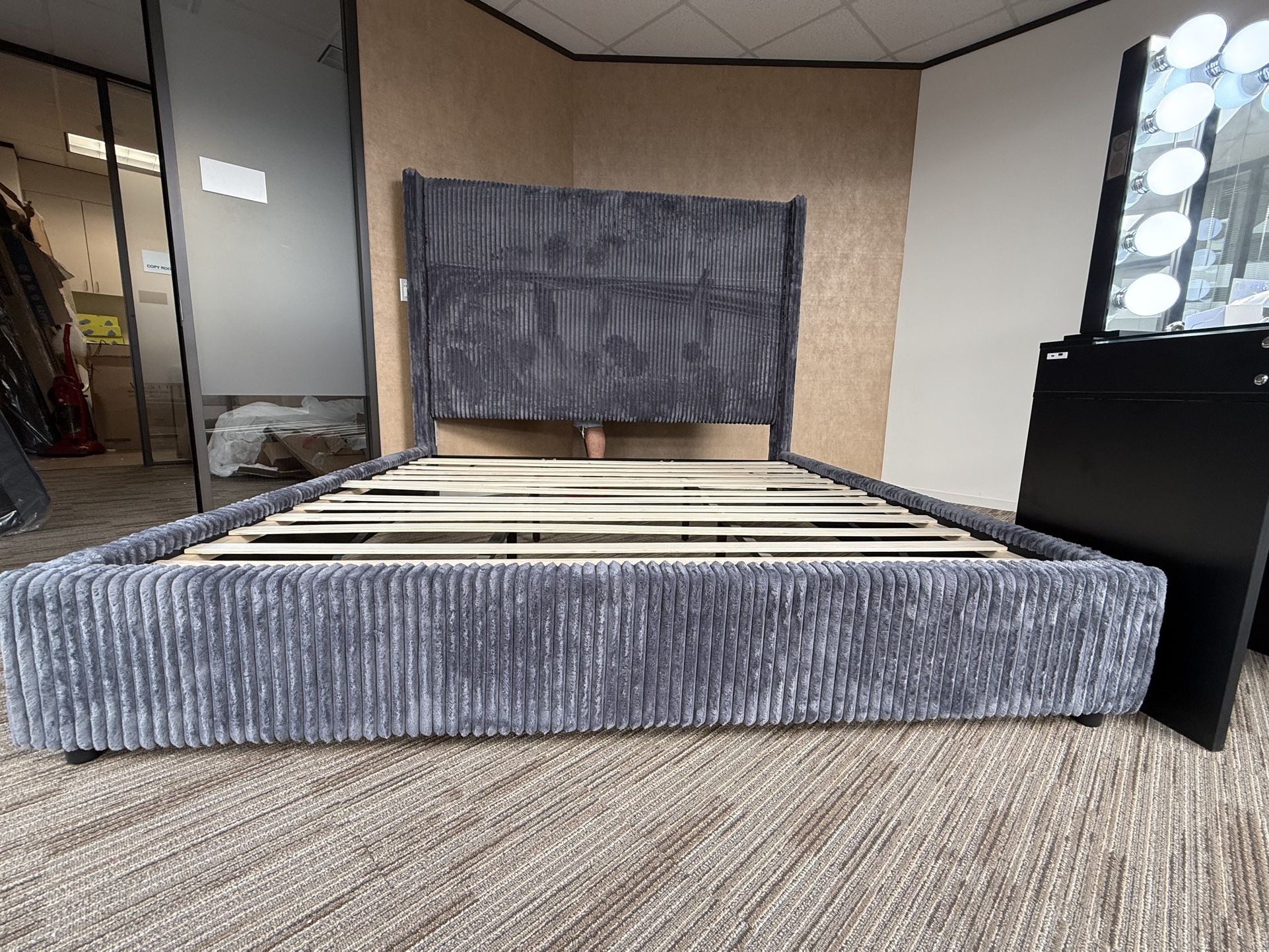 New Queen And King Size Platform Bed Frame W USB Ports & LED Lights